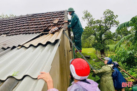 Thủ tướng yêu cầu khẩn trương hỗ trợ nhân dân khắc phục hậu quả mưa bão