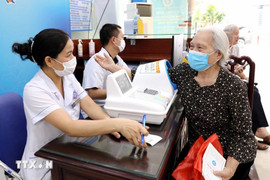 Nghị quyết của Bộ Chính trị về giải pháp đột phá, tăng cường bảo vệ, chăm sóc sức khỏe nhân dân
