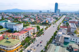 "Làm nên đất nước muôn đời"