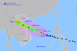 Bão số 10 giật cấp 15, cách đặc khu Hoàng Sa khoảng 270km