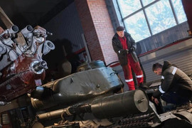Nga phục chế xe tăng T-34 huyền thoại để duyệt binh