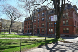 Thẩm phán chặn lệnh cấm Harvard tuyển sinh viên nước ngoài