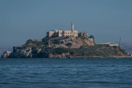 Tổng thống Mỹ Donald Trump ra lệnh mở lại "nhà tù khét tiếng" Alcatraz