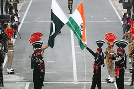 Ấn Độ - Pakistan trao trả binh sĩ