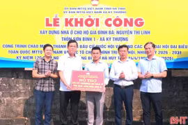 Đồng loạt khởi công và trao kinh phí xây dựng 216 nhà ở cho người dân