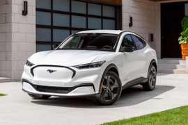 Ford dừng bán xe điện do lỗi khóa cửa
