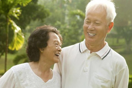 Thời tiết nắng nóng, người cao tuổi dễ gặp bệnh gì, nên ăn gì?