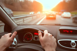 Cách lái xe tiết kiệm xăng 