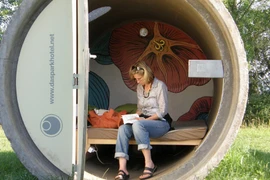 Ngủ trong khách sạn ống cống giữa châu Âu, bất ngờ với mức giá phải trả