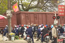 Xử lý nghiêm hành vi vi phạm an toàn giao thông đường sắt qua Hà Tĩnh