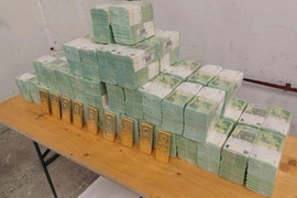 Ukraine yêu cầu Hungary trả lại 82 triệu USD tiền, vàng