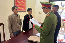 Đặt mua pháo nổ qua Facebook, bị lừa chiếm đoạt tiền