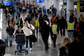 Mỹ có kế hoạch mở rộng lệnh cấm nhập cảnh đối với hơn 30 nước