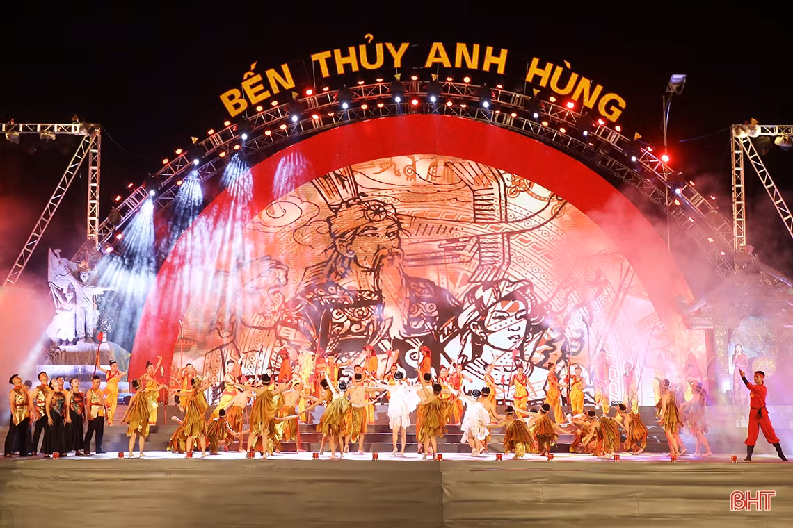 Hào hùng chương trình nghệ thuật “Bến Thủy anh hùng”