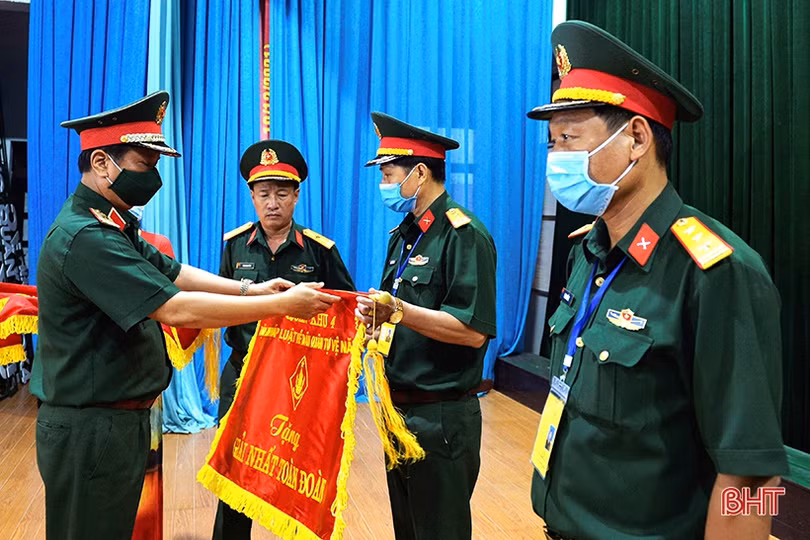 Bộ CHQS Hà Tĩnh nhất toàn đoàn tại Hội thi Pháp luật về dân quân tự vệ