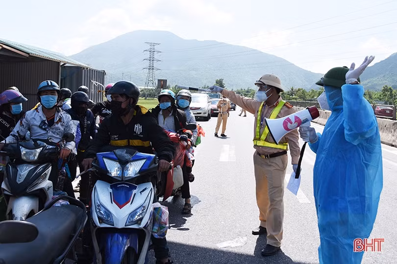 Ngày 12/10: Hà Tĩnh có 3 ca mắc COVID-19, 1 ca cộng đồng