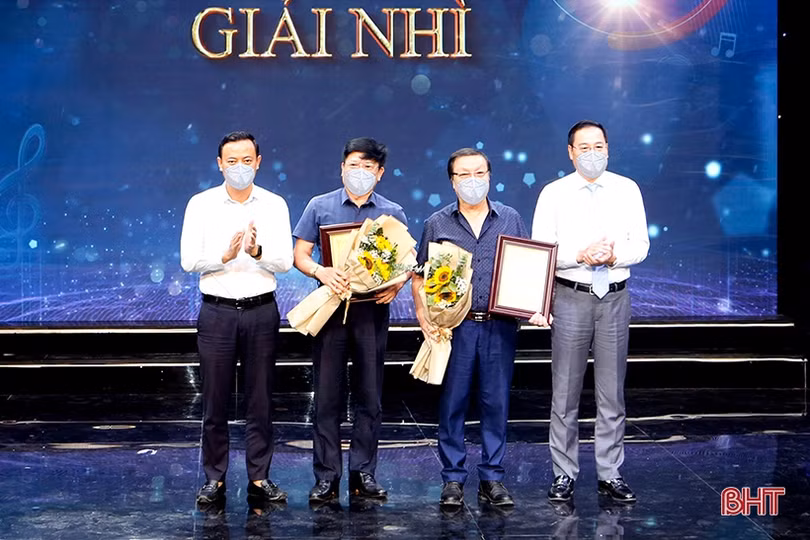 Trao giải cuộc thi sáng tác ca khúc nhân kỷ niệm 190 năm thành lập và 30 năm tái lập tỉnh Hà Tĩnh