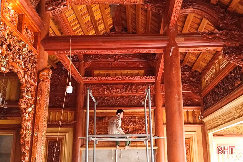 Về Hà Tĩnh xem thợ mộc làm nhà gỗ mít tiền tỷ