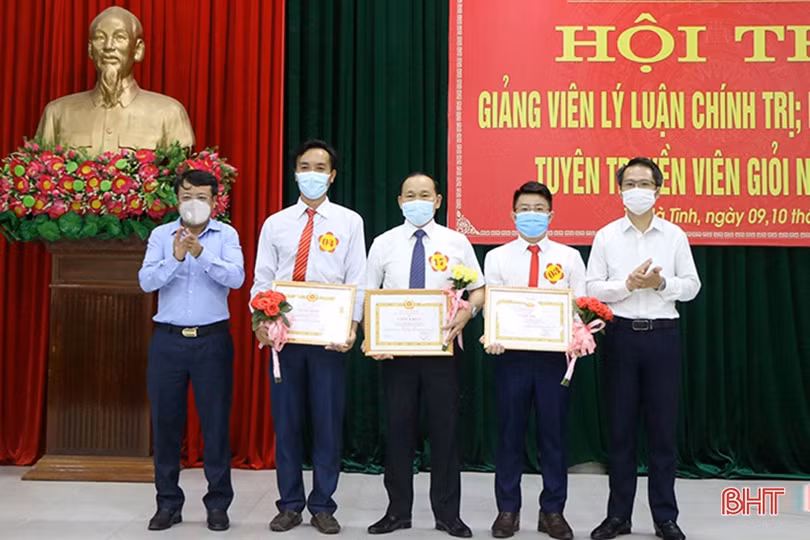 25 thí sinh đạt giải hội thi giảng viên lý luận chính trị, báo cáo viên giỏi TP Hà Tĩnh