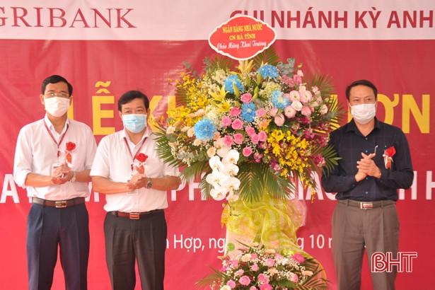 Lần đầu tiên vùng thượng Kỳ Anh có một phòng giao dịch ngân hàng