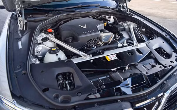 Đánh giá VinFast Lux A2.0 tiêu chuẩn: Giá bán, thông tin xe và khuyến mãi