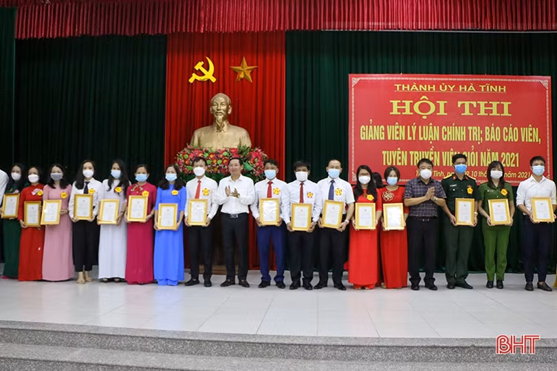25 thí sinh đạt giải hội thi giảng viên lý luận chính trị, báo cáo viên giỏi TP Hà Tĩnh