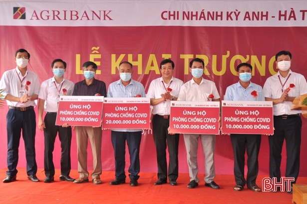 Lần đầu tiên vùng thượng Kỳ Anh có một phòng giao dịch ngân hàng