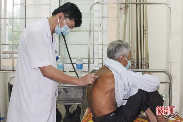 Bác sỹ Hà Tĩnh khuyến cáo với bệnh nhân COPD có tiền sử hút thuốc lá