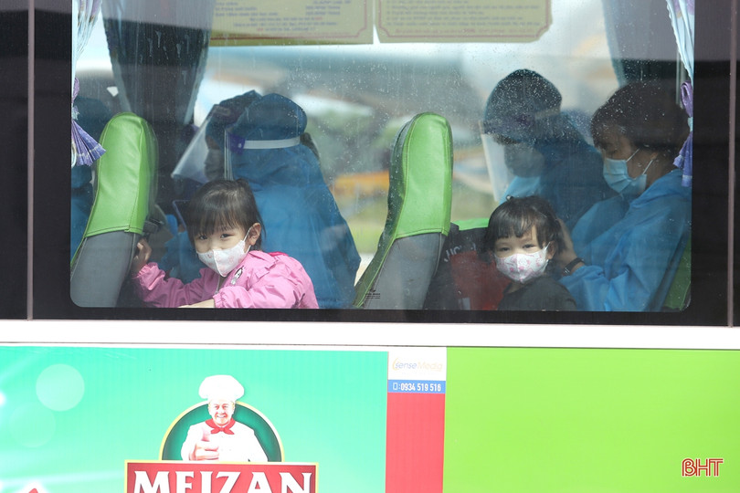 Đợt 2, Hà Tĩnh đón 229 công dân mang thai và trẻ em từ các tỉnh, thành phía Nam về quê