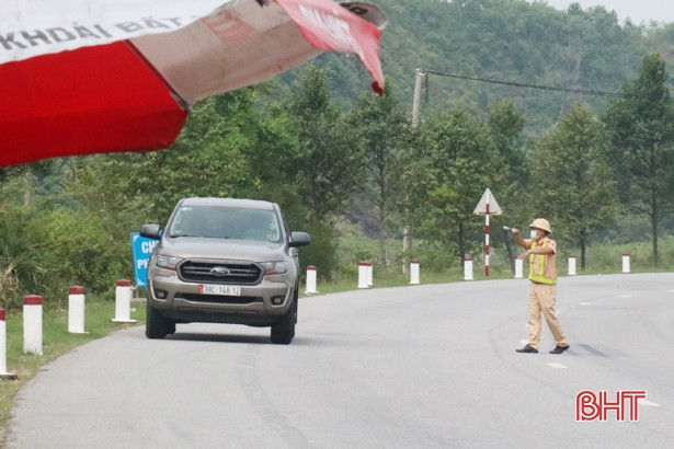 Kiểm soát chặt chẽ người và phương tiện tại cửa ngõ phía Bắc Hà Tĩnh
