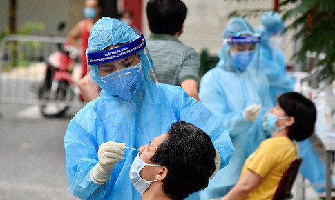 Ngày 22/10: Có 3.985 ca mắc COVID-19 và 5.202 người khỏi bệnh, số tử vong giảm mạnh 