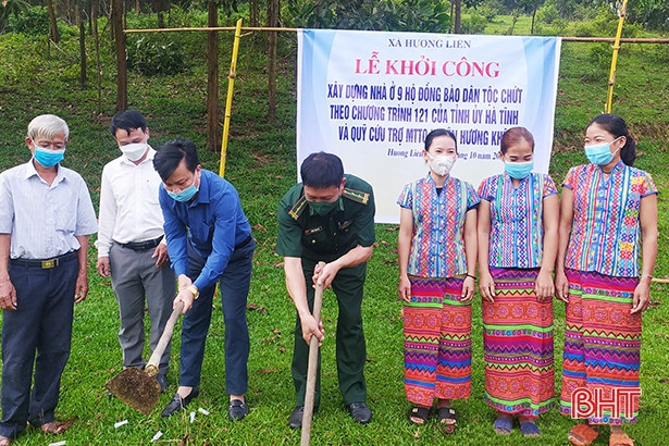 Khởi công xây dựng nhà ở cho 9 gia đình người dân tộc Chứt ở bản Rào Tre