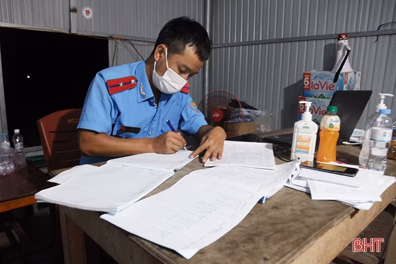 Trắng đêm kiểm soát người từ miền Nam về và đi qua địa bàn Hà Tĩnh