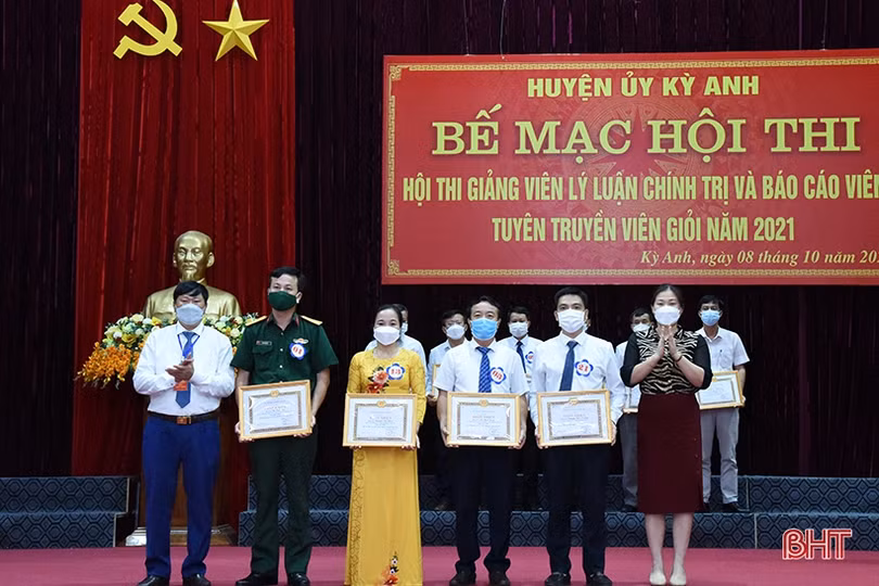 Các địa phương Hà Tĩnh bế mạc hội thi báo cáo viên, tuyên truyền viên giỏi