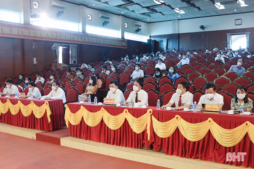 Cán bộ xã Cẩm Duệ nhất hội thi báo cáo viên, tuyên truyền viên giỏi huyện Cẩm Xuyên