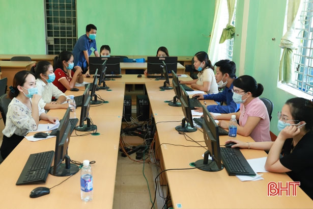 64 thí sinh tham gia thi tuyển công chức cấp xã ở Nghi Xuân