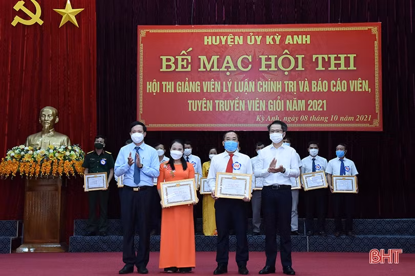 Các địa phương Hà Tĩnh bế mạc hội thi báo cáo viên, tuyên truyền viên giỏi