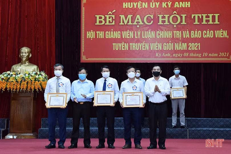 Các địa phương Hà Tĩnh bế mạc hội thi báo cáo viên, tuyên truyền viên giỏi