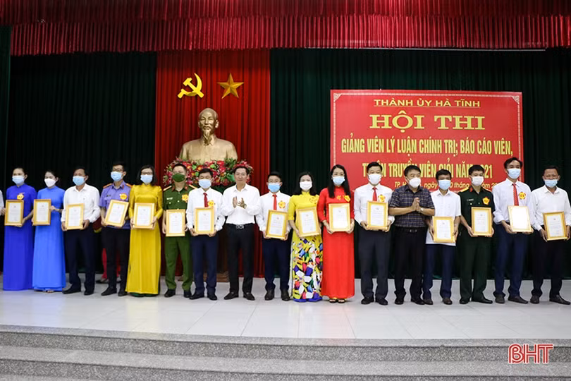 25 thí sinh đạt giải hội thi giảng viên lý luận chính trị, báo cáo viên giỏi TP Hà Tĩnh