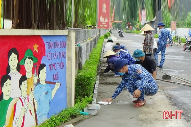 Hải đội 102 Cảnh sát biển giúp dân xây dựng nông thôn mới