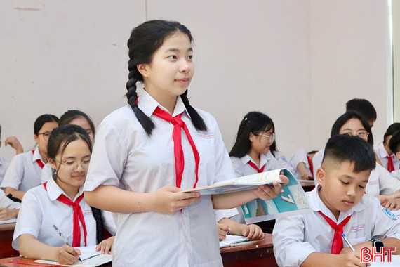 Nữ sinh lớp 7 ở Hà Tĩnh chia sẻ bí quyết chinh phục IELTS 8.0 