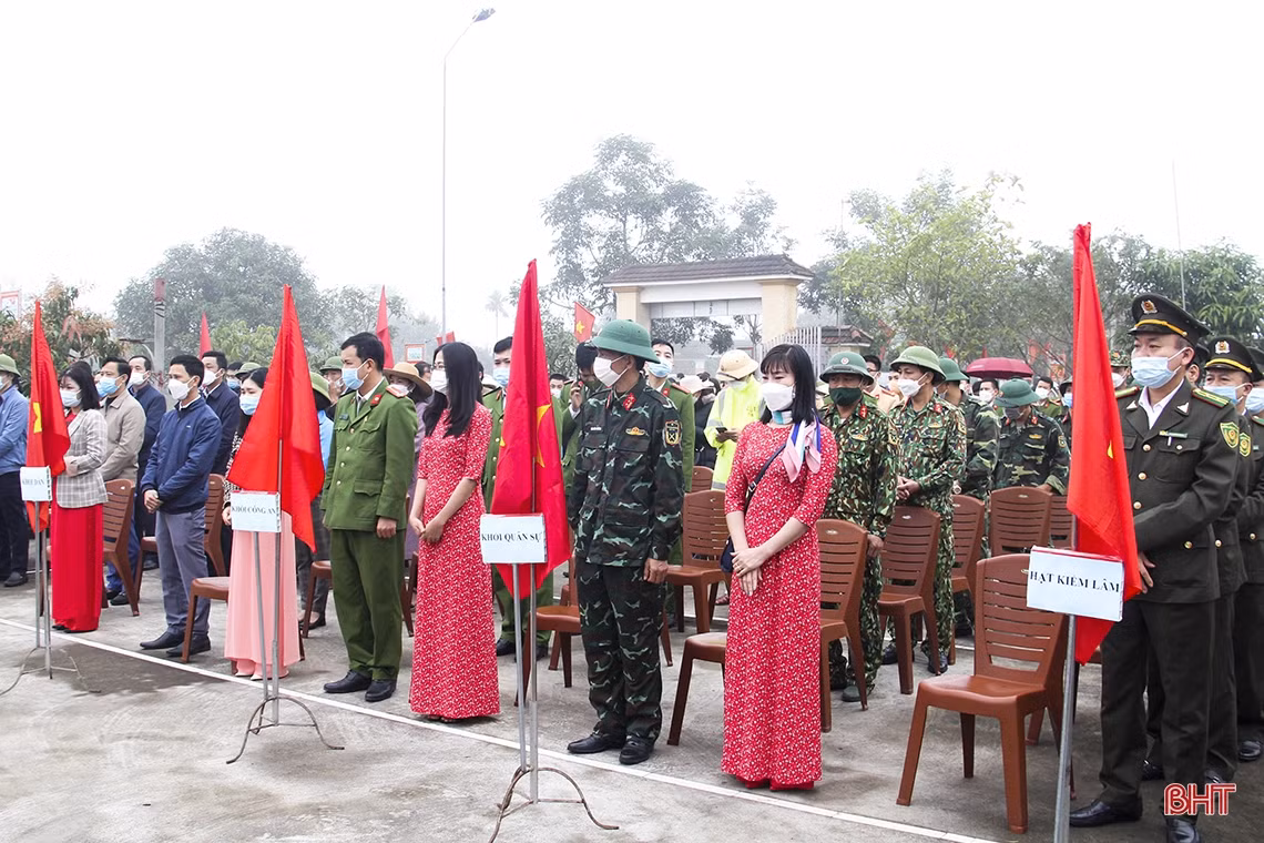 Chủ tịch UBND tỉnh Hà Tĩnh tham gia trồng cây tại các địa phương