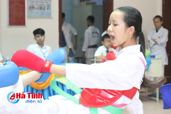 photo man nhan man len dai cua 450 vo si nhi