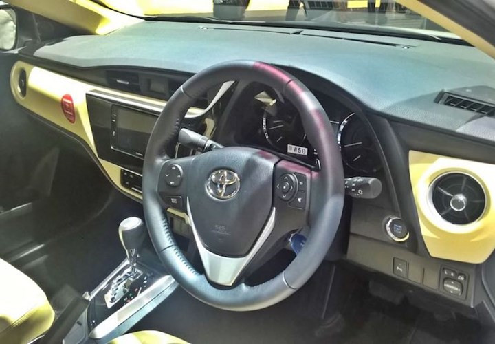 can canh toyota corolla altis 2018 phien ban dac biet