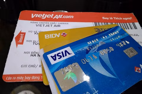 giam 10 gia ve may bay khi thanh toan bang the atm noi dia