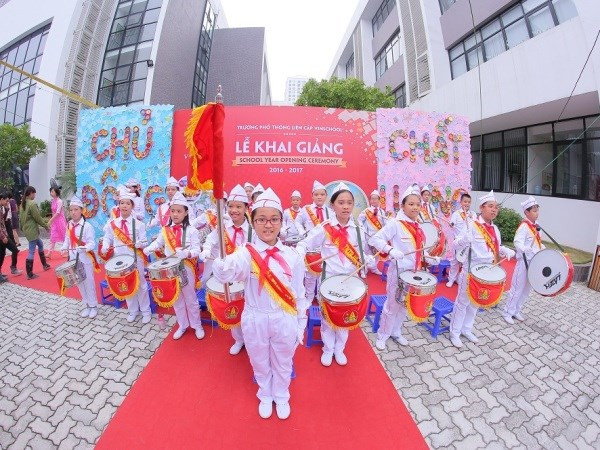 to chuc hoat dong dau nam hoc khong duoc nang ne gay qua tai