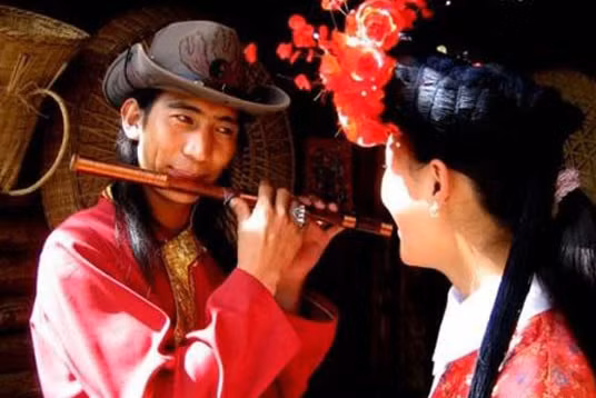 tay luong nu quoc tren day himalaya