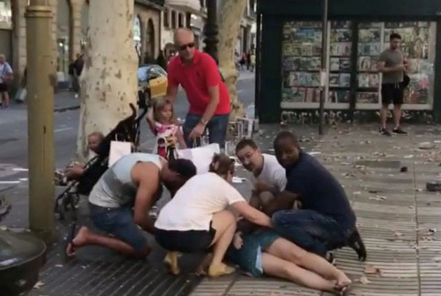 hien truong vu dam xe khung bo kinh hoang o barcelona