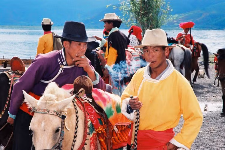 tay luong nu quoc tren day himalaya