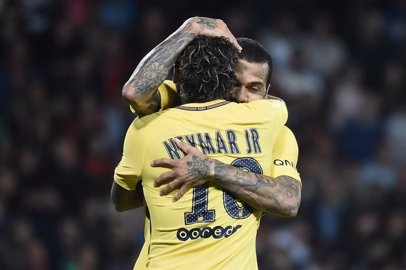 neymar ghi ban kien tao trong tran ra mat psg